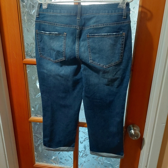 3 pairs of Classic Blue Women's capri Jeans - Picture 6 of 8